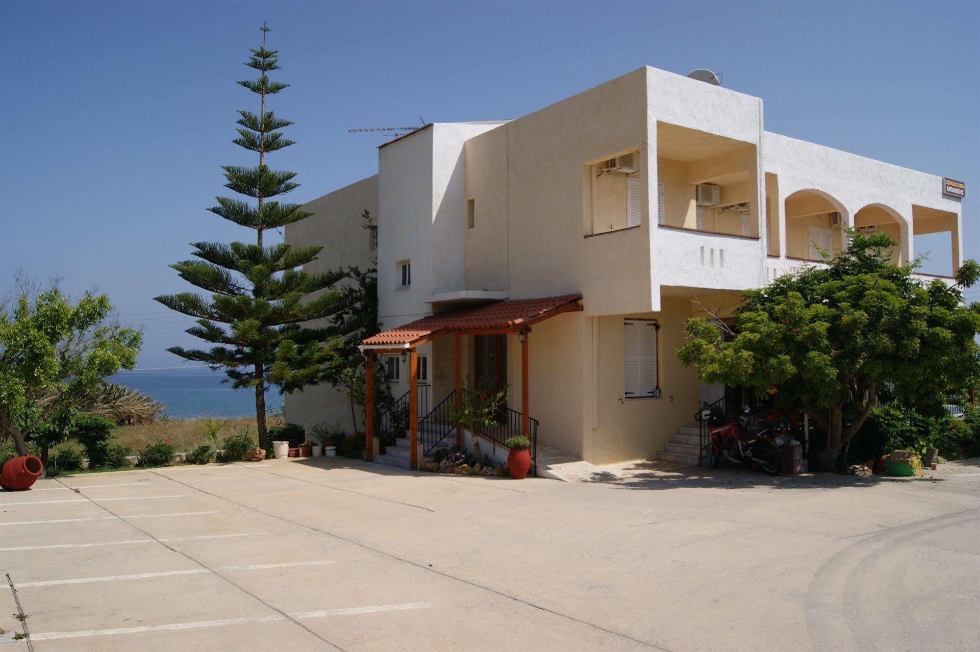 Babis Hotel Skaleta Exterior photo